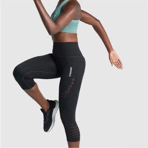 Gymshark Energy Seamless Cropped Black High Rise Eyelet Logo Leggings Small